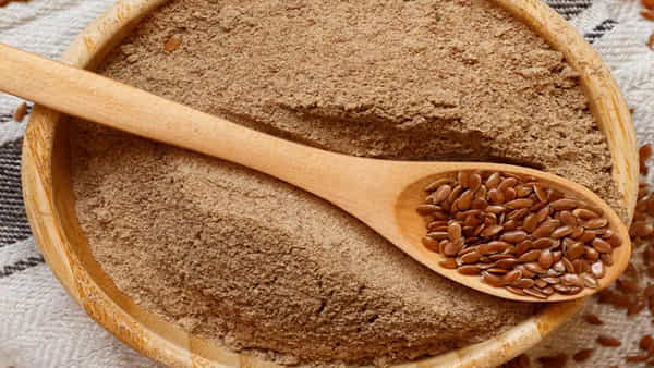 Flaxseed Powder: అవిసె గింజల పొడి తినడం వల్ల కలిగే ప్రయోజనాలు.. ఈ వ్యాధులు మటుమాయం!