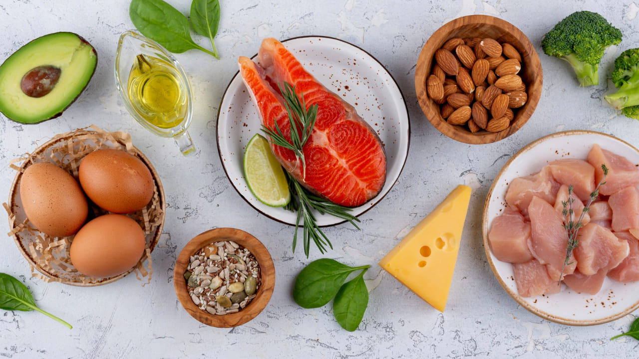 అప్పుడే పుట్టిన పిల్లల నుంచి ఏడాది వరకు 1.6 గ్రాముల ప్రొటీన్ ఫుడ్ తీసుకోవాలి. 2 నుంచి 3 ఏళ్ల వరకూ ఉన్న పిల్లలు 1.1 గ్రాముల ప్రోటీన్ తీసుకోవాలి. 4 నుంచి 13 ఏళ్ల వరకు  0.95 గ్రాముల ప్రొటీన్ ఫుడ్ శరీరానికి అందించాలి. 