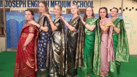 సంక్రాంతి సంబరాల్లో విదేశీ వనితలు.. కట్టుబొట్టుతో ఆకట్టుకున్న