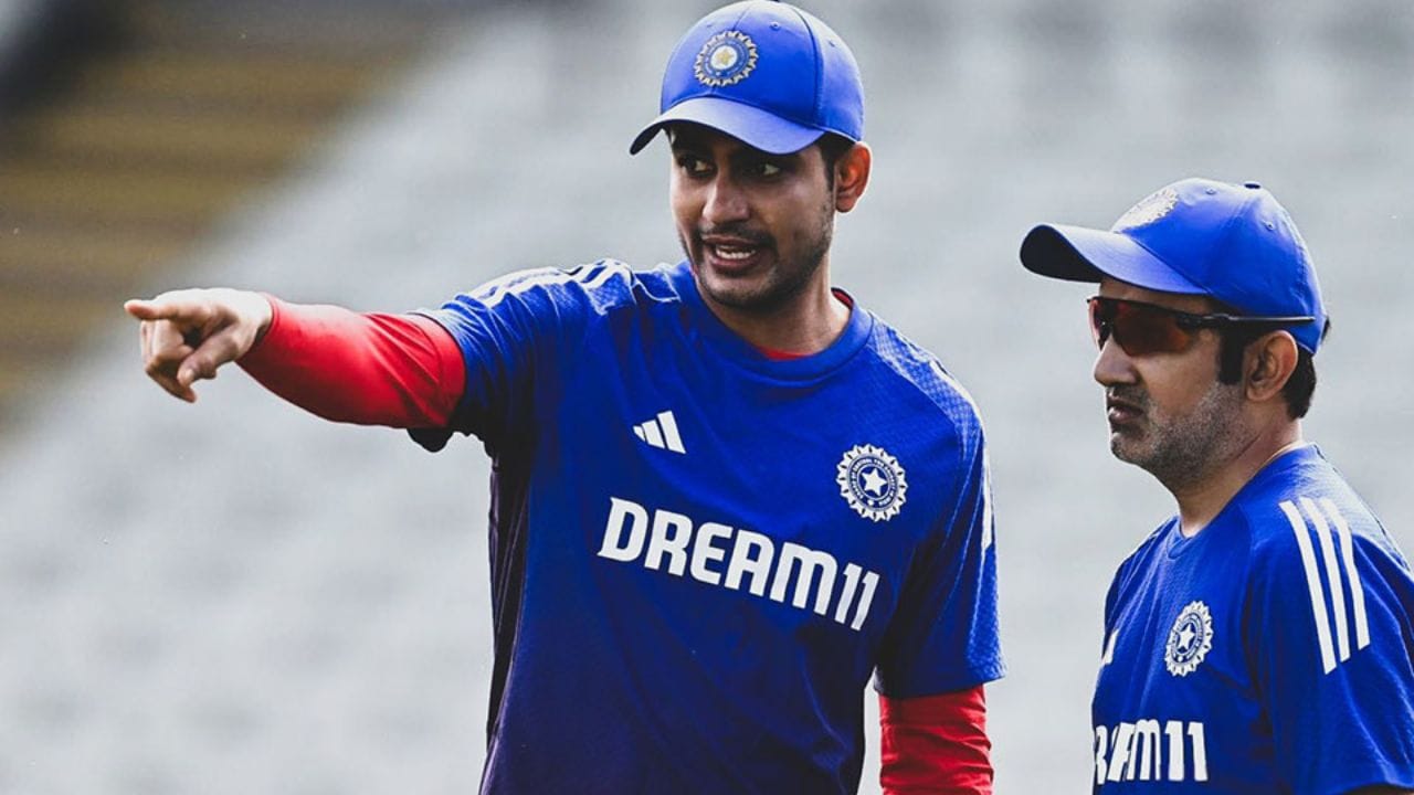 బోల్తా కొట్టిన గంభీర్ వ్యూహాలు: చీఫ్ కోచ్‌గా గౌతమ్ గంభీర్ తీసుకుంటున్న నిర్ణయాలపై సర్వత్రా విమర్శలు వ్యక్తమవుతున్నాయి. ఫామ్‌లో లేని ఆటగాళ్లను పదే పదే ప్రోత్సహించడం, అక్షర్ పటేల్ వంటి ప్రతిభావంతులను పక్కన పెట్టడం వ్యూహాత్మక తప్పిదాలే. ఆటగాడిగా దూకుడు ప్రదర్శించిన గంభీర్, కోచ్‌గా జట్టులో సమన్వయం తీసుకురావడంలో విఫలమవుతున్నాడనే వాదన వినిపిస్తోంది. గంభీర్ బాధ్యతలు చేపట్టిన తర్వాత ఇప్పటికే టెస్టు సిరీస్‌లు కోల్పోయిన భారత్, ఇప్పుడు వన్డేల్లోనూ పరాజయం పాలవ్వడంతో అతనిపై ఒత్తిడి మరింత పెరిగింది.