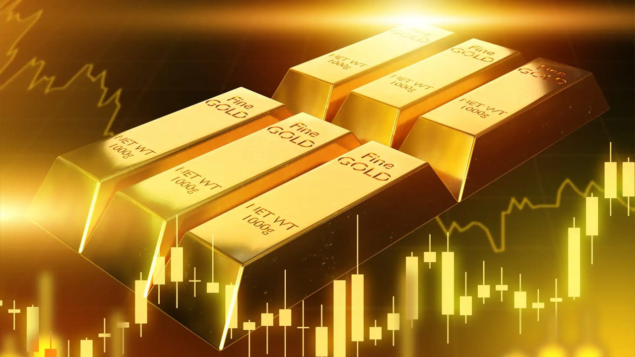 బంగారం కేవలం విలువైన వస్తువు మాత్రమే కాదు..అది సంపద, అదృష్టం, గౌరవానికి  చిహ్నం. ఆధ్యాత్మిక పరంగా బంగారం లక్ష్మిదేవికి ప్రతిరూపం.. జ్యోతిషశాస్త్రం ప్రకారం బంగారానికి సంబంధించిన సంఘటనలు ఒక వ్యక్తి జాతకంలో గ్రహాల స్థానానికి నేరుగా సంబంధం కలిగి ఉంటాయి. బంగారాన్ని కోల్పోవడం సాధారణంగా కేతువు, రాహువు, శని గ్రహాల ప్రతికూల ప్రభావానికి సూచనగా నమ్ముతారు. ఈ గ్రహాలు బలహీనమైన స్థితిలో ఉన్నప్పుడు, ఆర్థిక నష్టం, మానసిక ఒత్తిడి, ఆరోగ్య సమస్యలు పెరిగే అవకాశం ఉంది. అయితే రోడ్డు మీద బంగారం దొరకడం మంచిదేనా? లేక సొంత బంగారాన్ని పొగొట్టుకోవడం వల్ల ఏం జరుగుతుంది? 