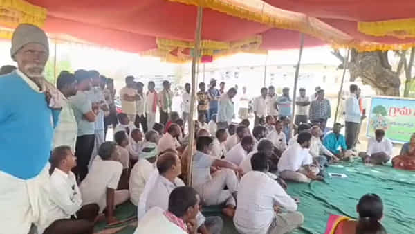 Sangareddy: గ్రామంలో మద్య నిషేధం చేద్దామన్న సర్పంచ్.. మందుబాబు అడిగిన ప్రశ్నకు మైండ్ బ్లాంక్..