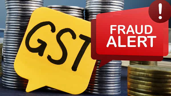 మీకు GST నోటీస్ వచ్చిందా? అది ఇలా ఉంటే వెంటనే చింపి పారేయండి! CBIC హెచ్చరిక