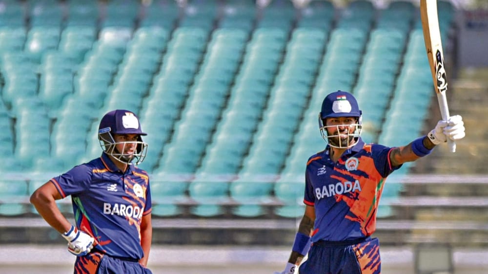 Hardik Pandya : 11 సిక్సర్లు, 8 ఫోర్లు, 68 బంతుల్లో 133 పరుగులు..రాజ్‌కోట్ స్టేడియంలో పరుగుల ప్రభంజనం