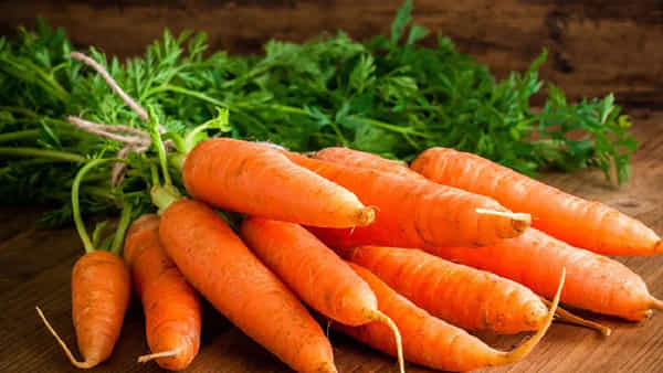 Carrot: చలికాలంలో క్యారెట్ తింటే ఏమవుతుంది.. తినేముందు ఇవి పక్కా తెలుసుకోండి..
