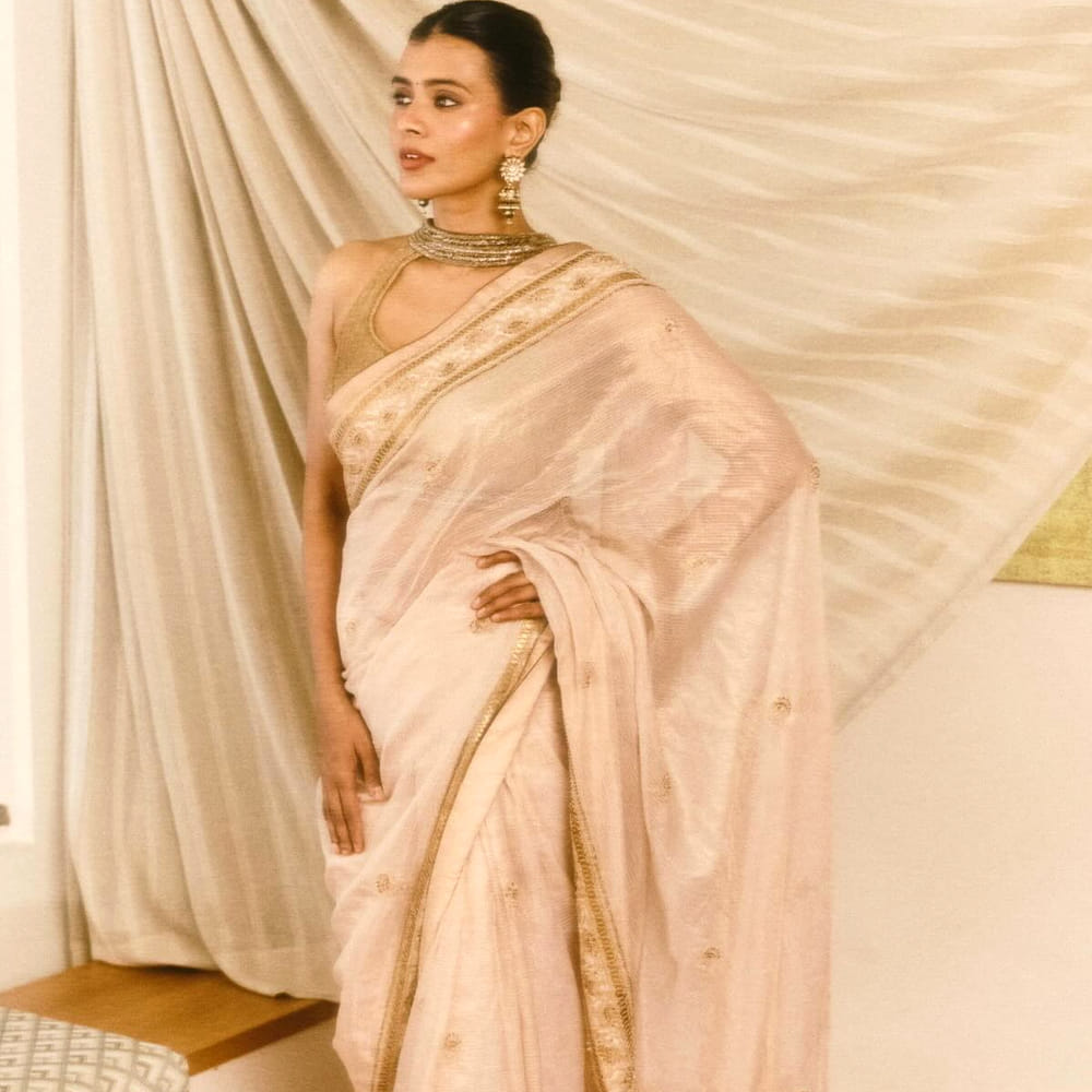 ఈ సినిమా తర్వాత హెబ్బాకు ఆఫర్స్ క్యూ కట్టాయి. కానీ సక్సెస్ లు మాత్రం రాలేదు. హీరోయిన్ గా అంతగా సక్సెస్ అవ్వలేకపోయింది ఈ చిన్నది. ఆతర్వాత సెకండ్ హీరోయిన్ గా కూడా చేసింది. అయినా ఫలితం లేకుండా పోయింది. 