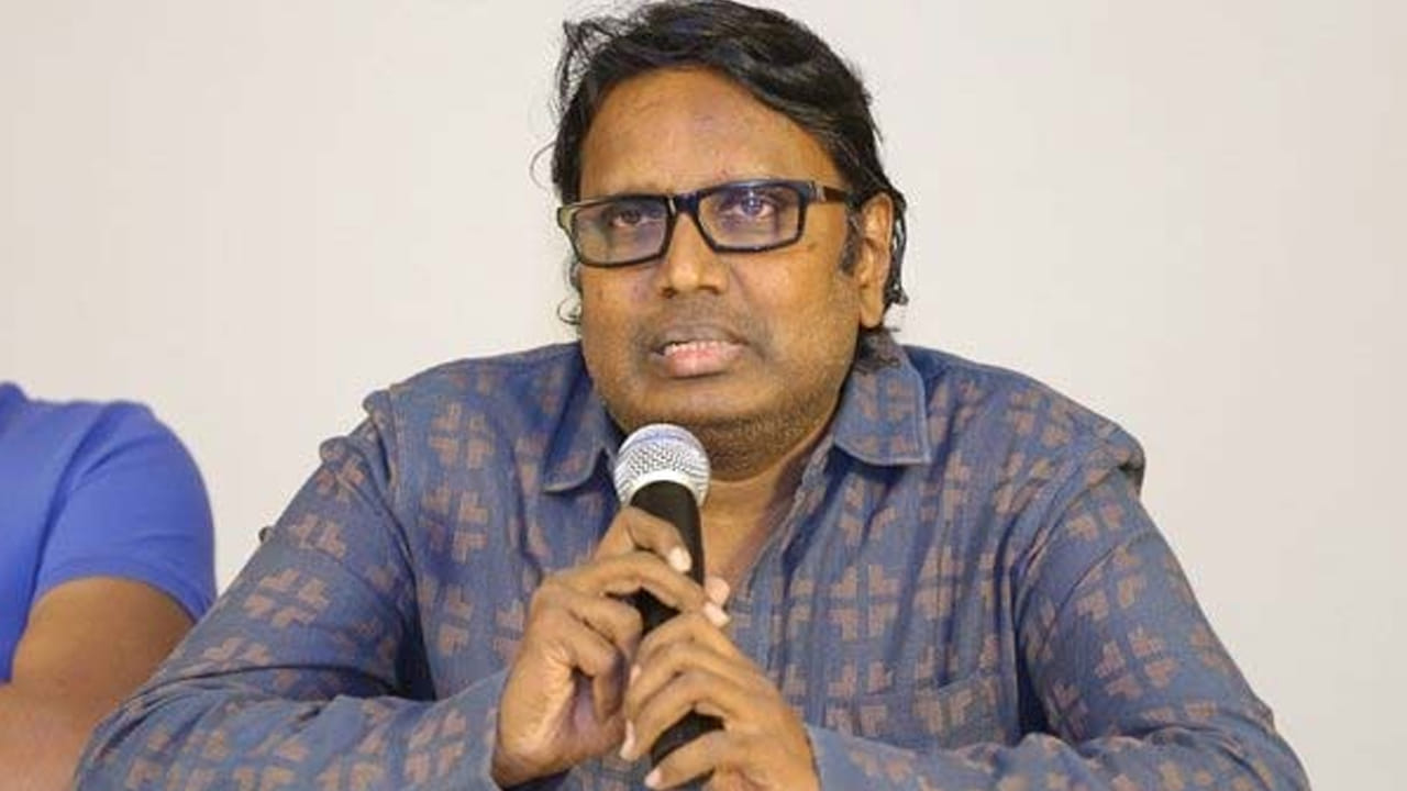 ఇంట్రస్టింగ్ విషయం :యుఫోరియా మూవీ ట్రైలర్ రిలీజ్ చేసిన దర్శకుడు గుణశేఖర్‌ ఇంట్రస్టింగ్ విషయాన్ని రివీల్ చేశారు. లీడ్ క్యారెక్టర్‌లో నటించేందుకు సారా అర్జున్‌ అంగీకరిస్తేనే ఈ సినిమా చేద్దామని, లేదంటే ప్రాజెక్ట్ పక్కన పెట్టేదమని ముందే డిసైడ్ అయ్యామన్నారు. ఈ సినిమాతో 20 మంది కొత్త నటీనటులు పరిచయం అవుతున్నారు.