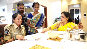 కర్తవ్యం కానిస్టేబుల్ కు.. ఏపీ హోం మంత్రి ఆత్మీయ సత్కారం