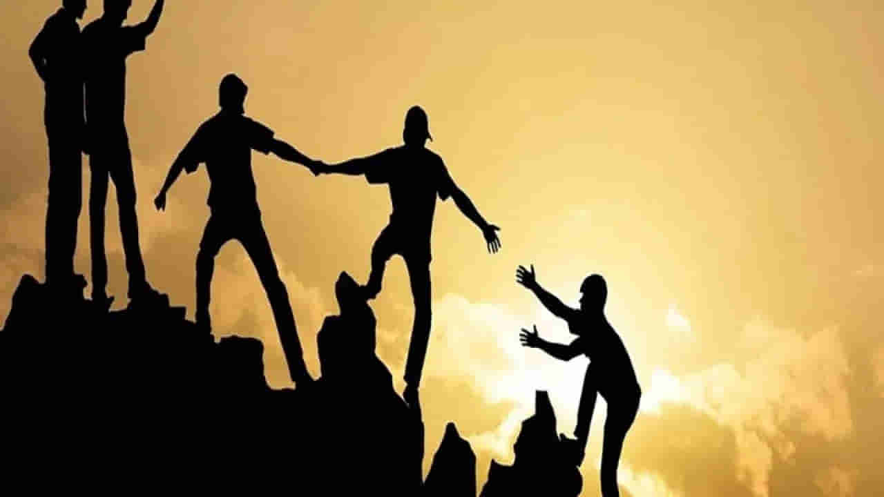 చాణక్య నీతి: ఇంటా, బయటా అలాంటి వారిని అస్సలు నమ్మొద్దు.. ముంచెస్తారు జాగ్రత్త!