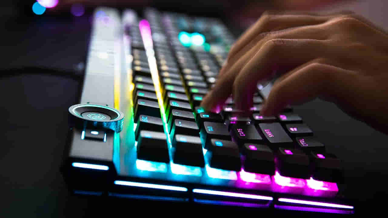 PC Keyboard: టెక్నాలజీ మామూలుగా లేదుగా.. ఈ కంపెనీ అద్భుతాలు చేసింది.. ఇక మొత్తం కంప్యూటర్ను కీబోర్డ్లోనే అమర్చింది!