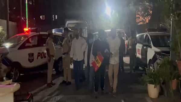 Hyderabad: భాగ్యనగరం నడిబొడ్డులో డ్రగ్స్ కలకలం.. ఐదుగురు విద్యార్థులు అరెస్ట్..!