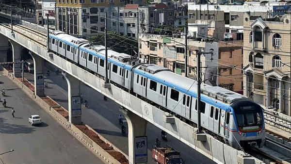 మెట్రో విస్తరణతో హైదరాబాద్ మరింత ‘హై’కి..! డీపీఆర్ కేంద్రానికి పంపిన రాష్ట్ర ప్రభుత్వం!