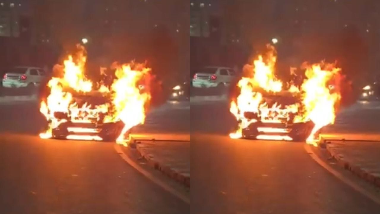 Hyderabad: రన్నింగ్ కార్లో సడెన్గా చెలరేగిన మంటలు.. డ్రైవర్ ఏం చేశాడంటే?