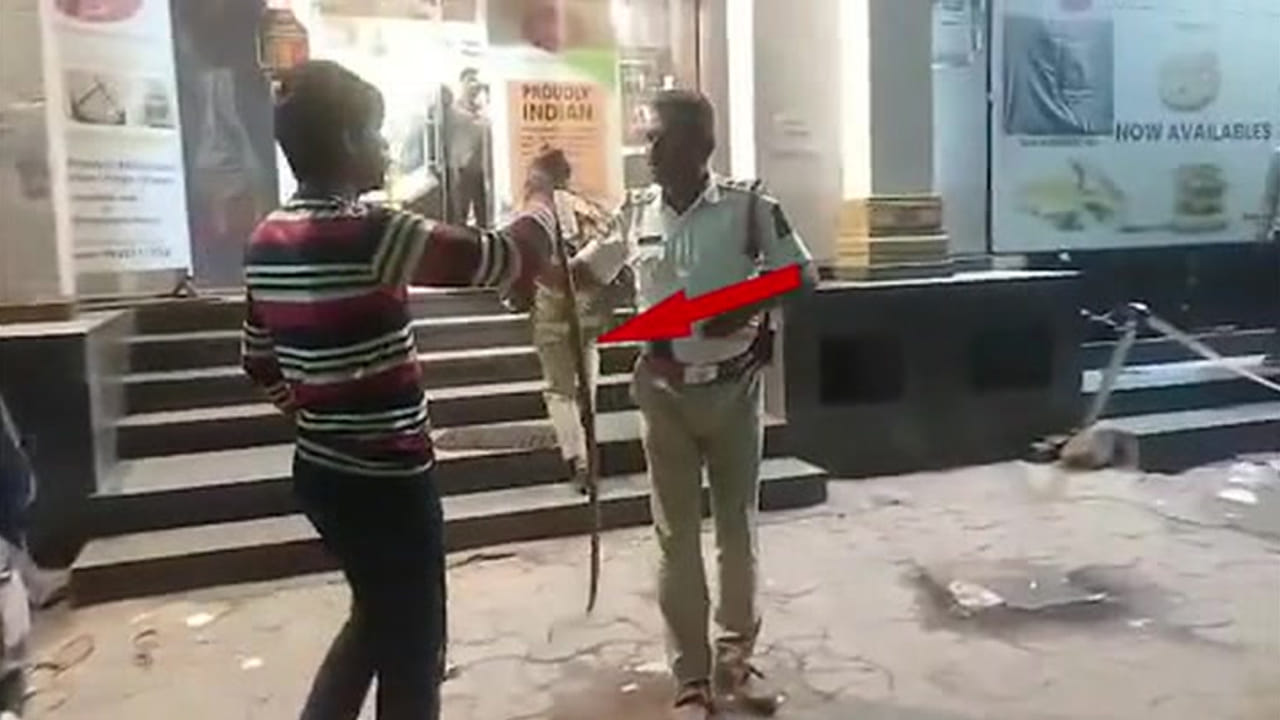 Hyderabad: డ్రంక్ అండ్ డ్రైవ్ తనిఖీ కోసం ఆటో డ్రైవర్‌ను ఆపిన పోలీసులు.. కట్ చేస్తే అతను