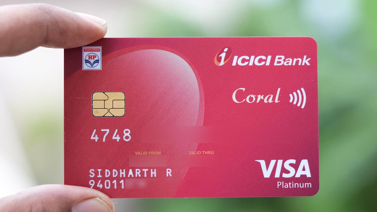 ICICI Bank: ఐసీఐసీఐ క్రెడిట్ కార్డులు వాడేవారికి షాక్.. ఆ సేవలు బంద్.. ఫిబ్రవరి 1 నుంచి అమల్లోకి..