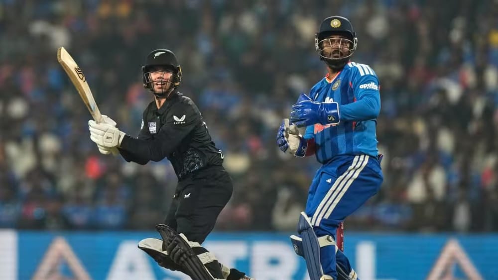 IND vs NZ 2nd T20 : శాంట్నర్ కెప్టెన్ ఇన్నింగ్స్..టీమిండియా ముందు 209 పరుగుల భారీ లక్ష్యం