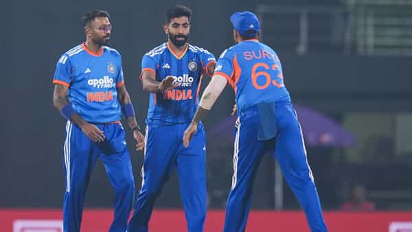 IND vs NZ 3rd T20I: 3 వికెట్లతో కివీస్కు షాకిచ్చిన బుమ్రా.. టీమిండియా టార్గెట్ 154