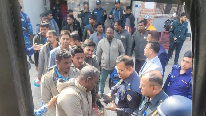 బంగ్లాదేశ్‌ జైలు నుంచి 23 మంది భారత మత్స్యకారుల విడుదల..