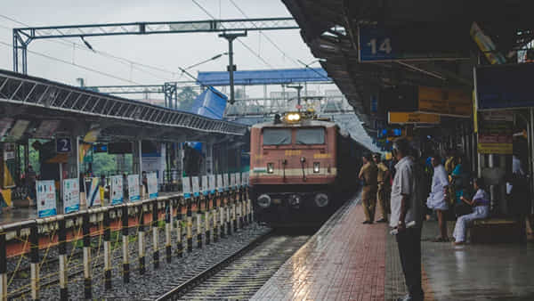 Indian Railways: రైల్వేశాఖ అదిరిపోయే న్యూస్.. తెలుగు రాష్ట్రాల్లోని ఈ నాలుగు స్టేషన్లకు శుభవార్త