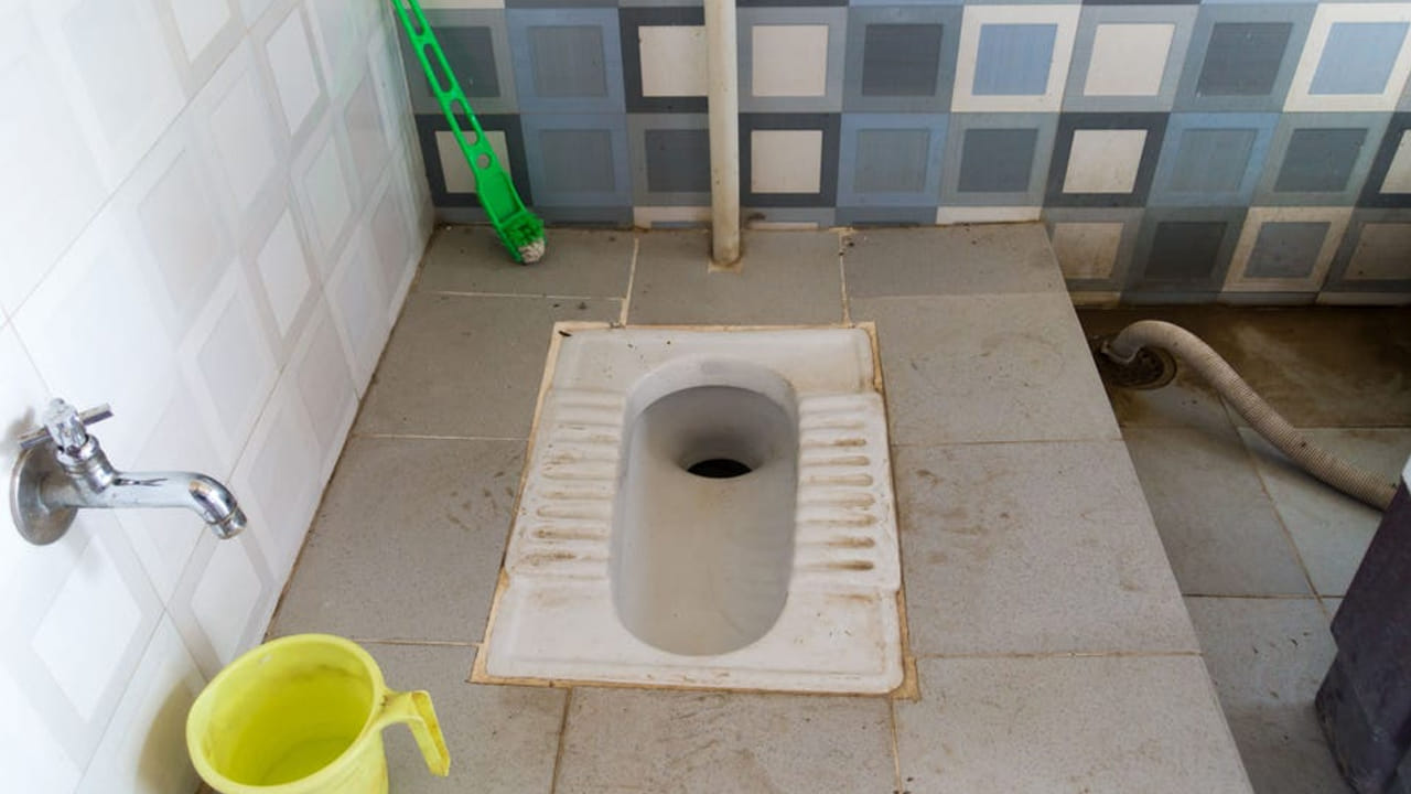 Indian Toilet: ఇదేం ట్విస్ట్.. ఇండియన్ టాయిలెట్‌ వాడితే అంత డేంజరా..!