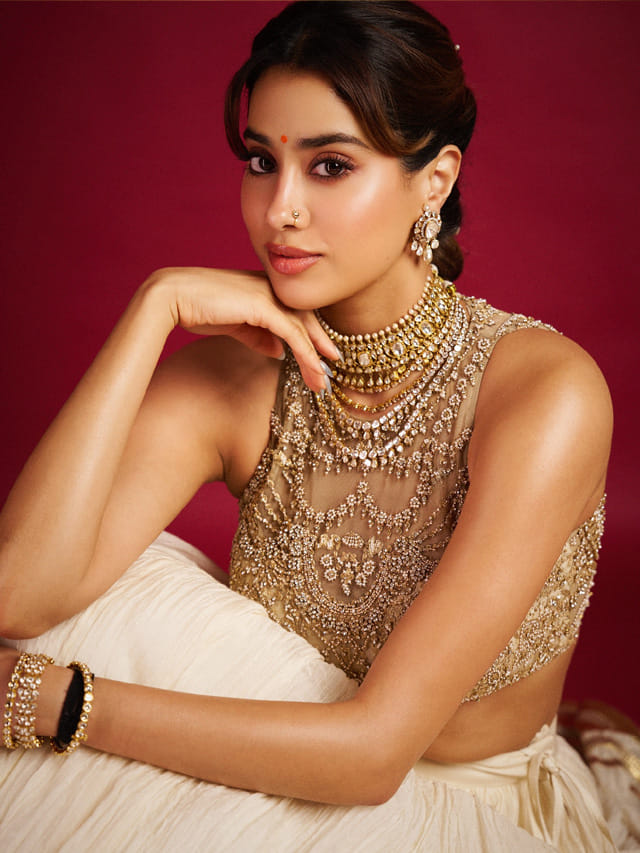 ముట్టుకుంటే కందిపోయే అందం.. జాన్నీ బ్యూటీ సీక్రెట్స్ ఇవేనట..