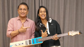 బ్యాట్ పడితే పరుగులు..గిటార్ పడితే పాటలు..అదరగొట్టిన జెమీమా