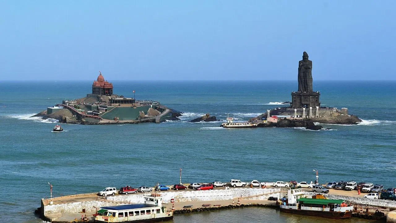 8. కన్యాకుమారి, తమిళనాడు
తమిళనాడులోని కన్యాకుమారి (Kanyakumari).. పర్యాకులను ఆకర్షించే ప్రాంతాలలో ప్రముఖమైనదిగా చెప్పవచ్చు. భారతదేశ చివరి ప్రాంతం ఇది. ఈ ప్రాంతంలోనే ఓవైపు అరేబియన్ సముద్రం, మరోవైపు బంగాళాఖాతం ఉంటాయి. ఇక్కడ జనవరి నెలలో సూర్యోదయం, సూర్యాస్తమయం చూడటం పర్యాటకులకు జీవితంలో నిలిచిపోయే అనుభూతినిస్తుంది.