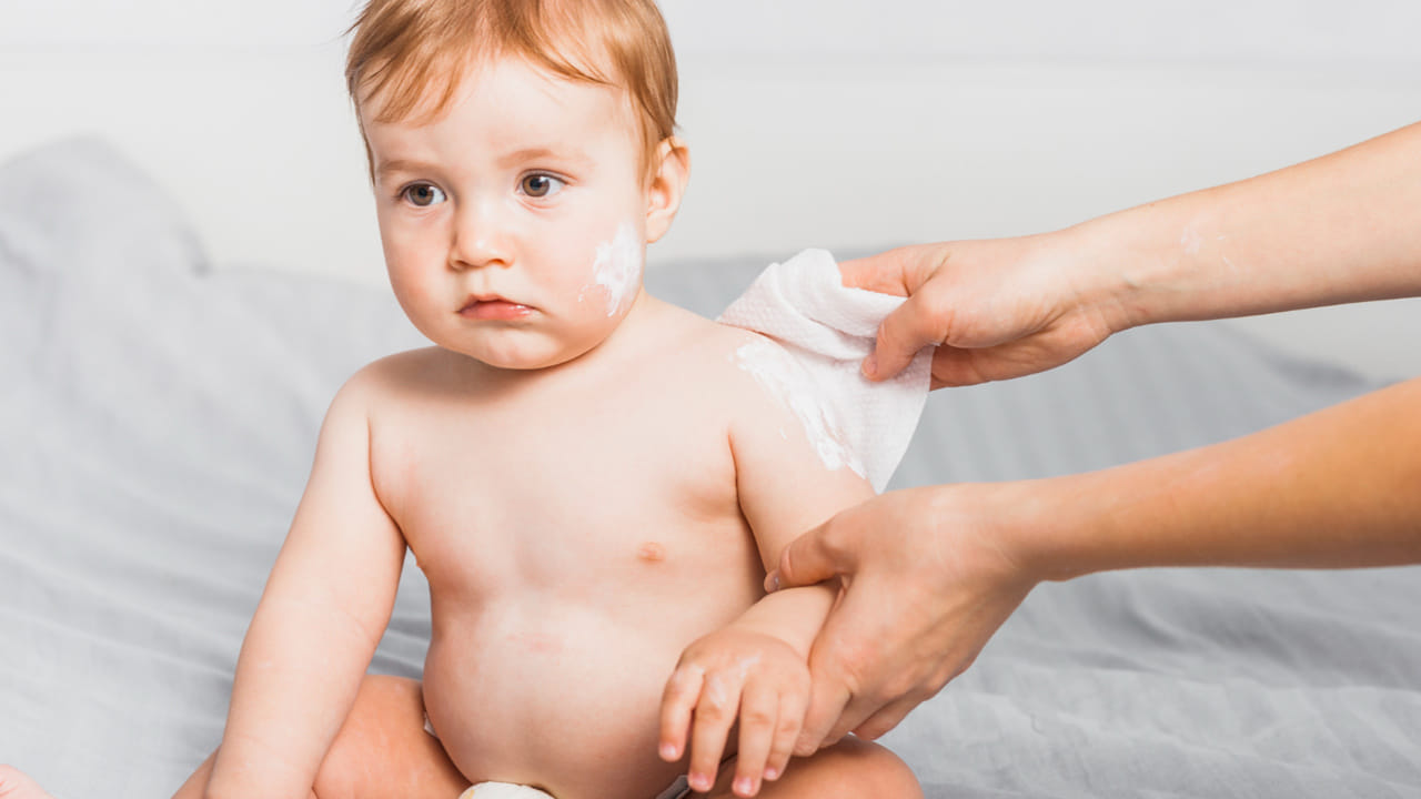 దీని వలన పిల్లలకు ఇన్ఫెక్షన్లు వస్తాయని తెలిపారు. అలాగే వీటిని వేయడం మానేస్తే తల్లి దండ్రులకు ఖర్చు కూడా తగ్గుతుందని అన్నారు. 18 నుంచి 24 నెలలు మధ్య ఉన్న పిల్లలకు మూత్ర, మల విసర్జన గురించి ముందే చెప్పాలని సూచనలు ఇచ్చారు.