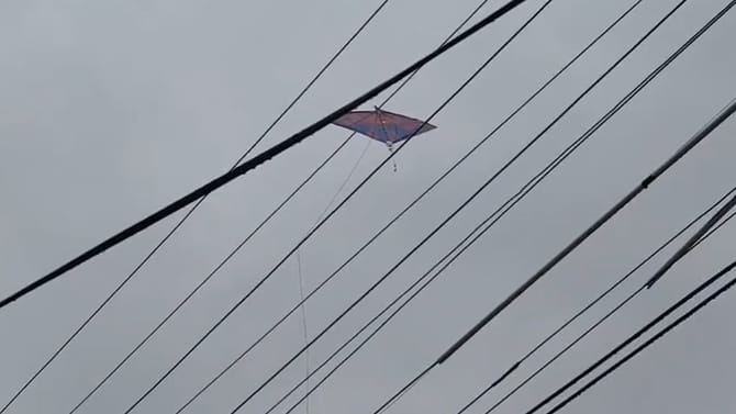 బాలుడి ప్రాణం తీసిన గాలిపటం