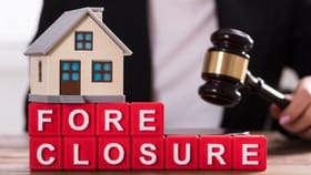 లోన్ కట్టలేదని ఇల్లు జప్తు.. యజమాని ఏం చేశాడో తెలిస్తే