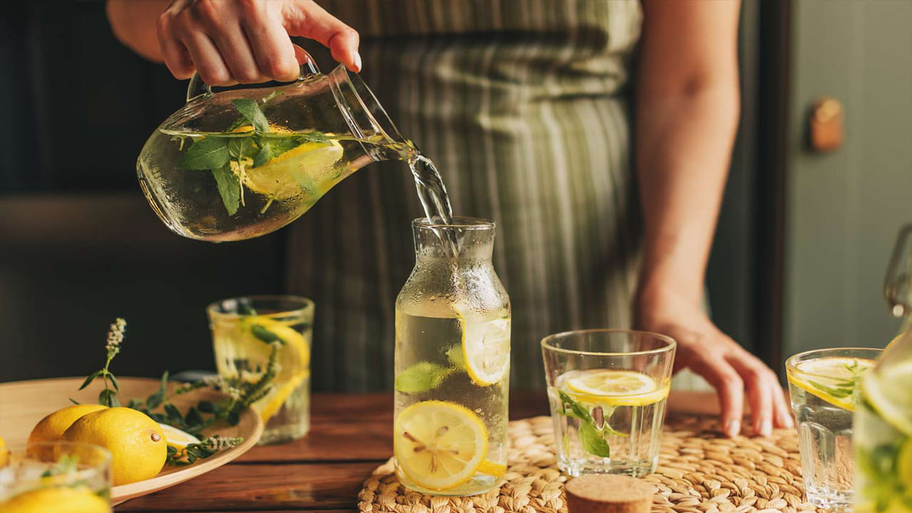 గోరువెచ్చని నీటిలో నిమ్మరసం కలిపి.. ఖాళీ కడుపుతో తాగే అలవాటు మీకూ ఉందా?