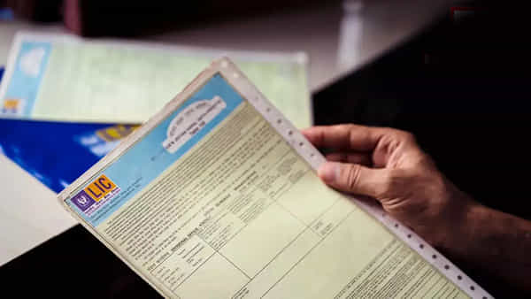 LIC Policyholders: మీ పాలసీ ల్యాప్స్ అయ్యిందా? మీకో సువర్ణావకాశం.. ఎలాంటి ఛార్జీలు లేకుండా పునరుద్దరించుకోండి!