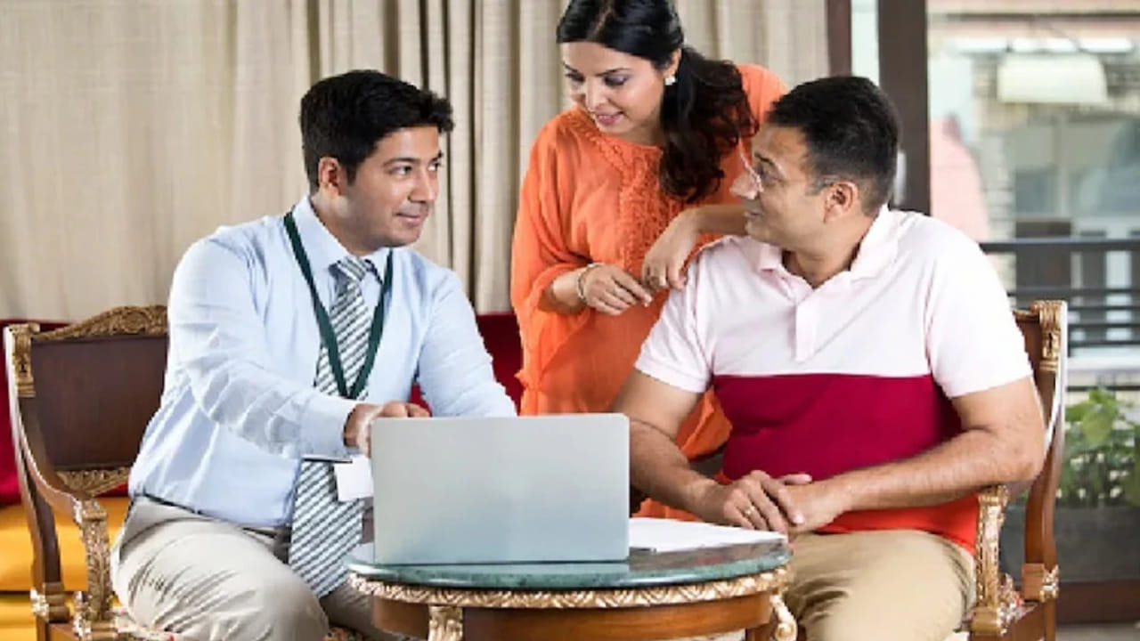  ఈ పథకం మీ పిల్లల చదువుకు నిధులు సమకూర్చడంలో సహాయపడుతుంది. ఇది నాన్-లింక్డ్, పార్టిసిపేటింగ్ ప్లాన్. ఇది మీ బిడ్డ 0-12 సంవత్సరాల మధ్య వయస్సు ఉన్నప్పుడు పెట్టుబడి పెట్టడం ప్రారంభించడానికి మిమ్మల్ని అనుమతిస్తుంది. 