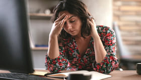 ఉదయం లేచినప్పుడు అలసిపోయినట్లు అనిపిస్తుందా? అసలు కారణాలు ఇవే!