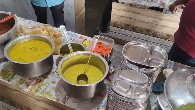 చీ.. యాక్.. చట్నీలో బల్లి...