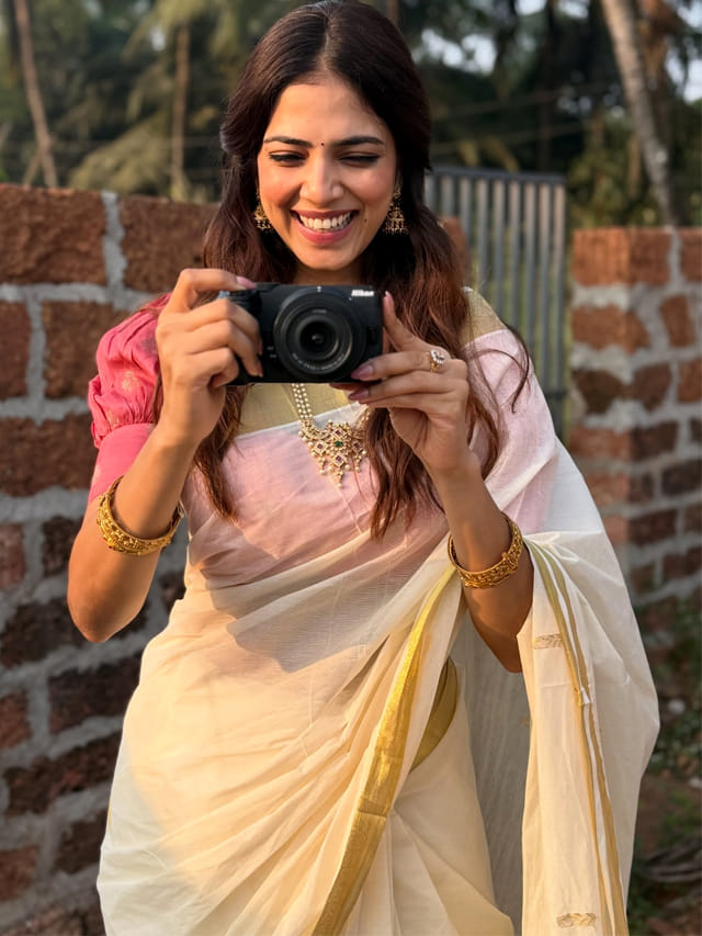 ముద్దుగుమ్మ మాళవిక మోహనన్ అందానికి ఫిదా అవ్వాల్సిందే..