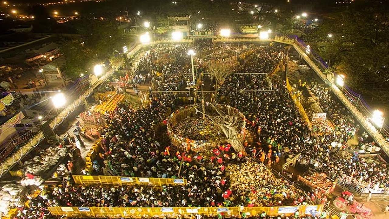 మేడారంలో క్రౌడ్ బరస్ట్.. వనం నుంచి జనంలోకి సమ్మక్క.. AK 47 తూటాలతో ఘన స్వాగతం..!