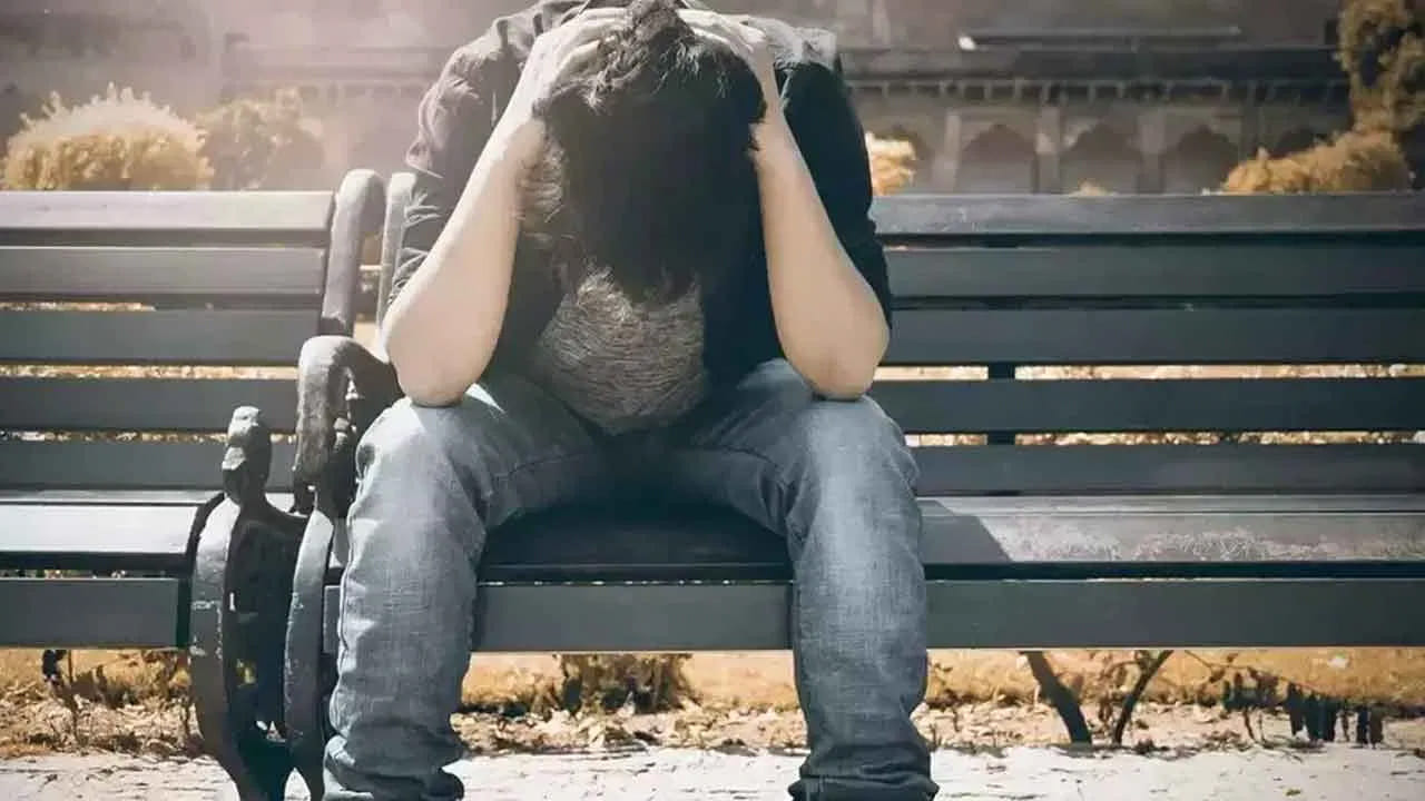 
రివిజన్..

మీరు ఇప్పటికే చదువుకున్న లేదా అభ్యసించిన అంశాలు మీకు గుర్తున్నాయో లేదో ఒకసారి చెక్ చేసుకోండి. మీరు ఇలా చేయడం వల్ల మీ మెమోరీ పవర్ మరింత పెరుగుతుంది. మీరు పరీక్షల్లో కూడా మరింత మెరుగైన ఫలితాలను చూస్తారు. 
