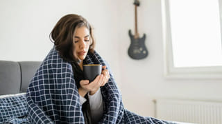 Artificial Flowers: ఇంట్లో ఆర్టిఫిషియల్ మొక్కలు, పూలు పెడుతున్నారా..? ఏం జరుగుతుందో తెలిస్తే..