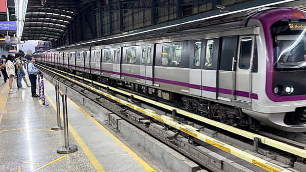 Metro Fare Hike: ఆ మెట్రో ప్రయాణికులకు షాకింగ్ న్యూస్.. టికెట్ ధరలు పెరుగుతాయా?