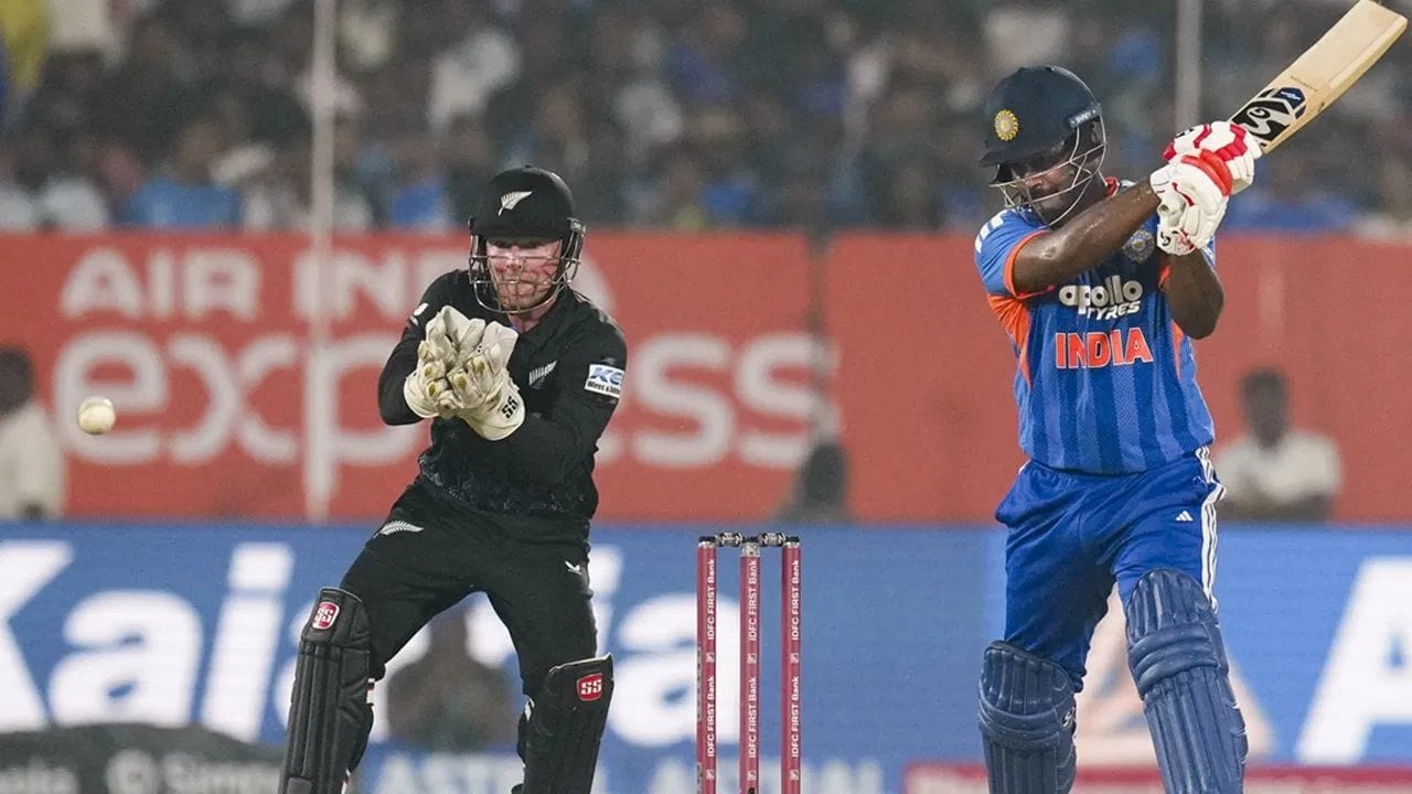 భారత్, ఇంగ్లాండ్ జట్లు కూడా నాలుగు సార్లతో ఈ లిస్ట్ లో ఐదో స్థానంలో నిలిచింది. ఈ రెండు జట్లు ఐదవ స్థానంలో సమానంగా ఉన్నాయి. అయితే టీ20 ప్రపంచ కప్‌కు ముందు పాకిస్తాన్ హెచ్చరిక సంకేతాలను లేవనెత్తుతూ జాబితాలో అగ్రస్థానంలో ఉంది.