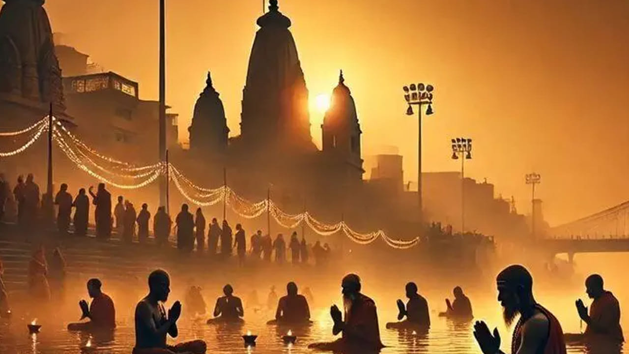 ముఖ్యంగా మౌనీ అమావాస్య రోజున ఎవరు అయితే మౌనవ్రతం పాటించాలంట. ఈరోజు ఎవరు అయితే మౌన ఉపవాసం పాటిస్తారో వారికి పట్టిందల్లా బంగారమే అవుతుందని చెబుతున్నారు నిపుణులు. మౌన వ్రతం తర్వాత పవిత్ర గంగానదిలో స్నానం చేసిన తర్వాత మౌన వ్రతం విరమించాలంట.