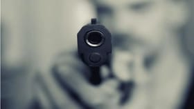 పాయింట్ బ్లాంక్‌లో గన్‌పెట్టి కూతురిని కాల్చి చంపిన తండ్రి