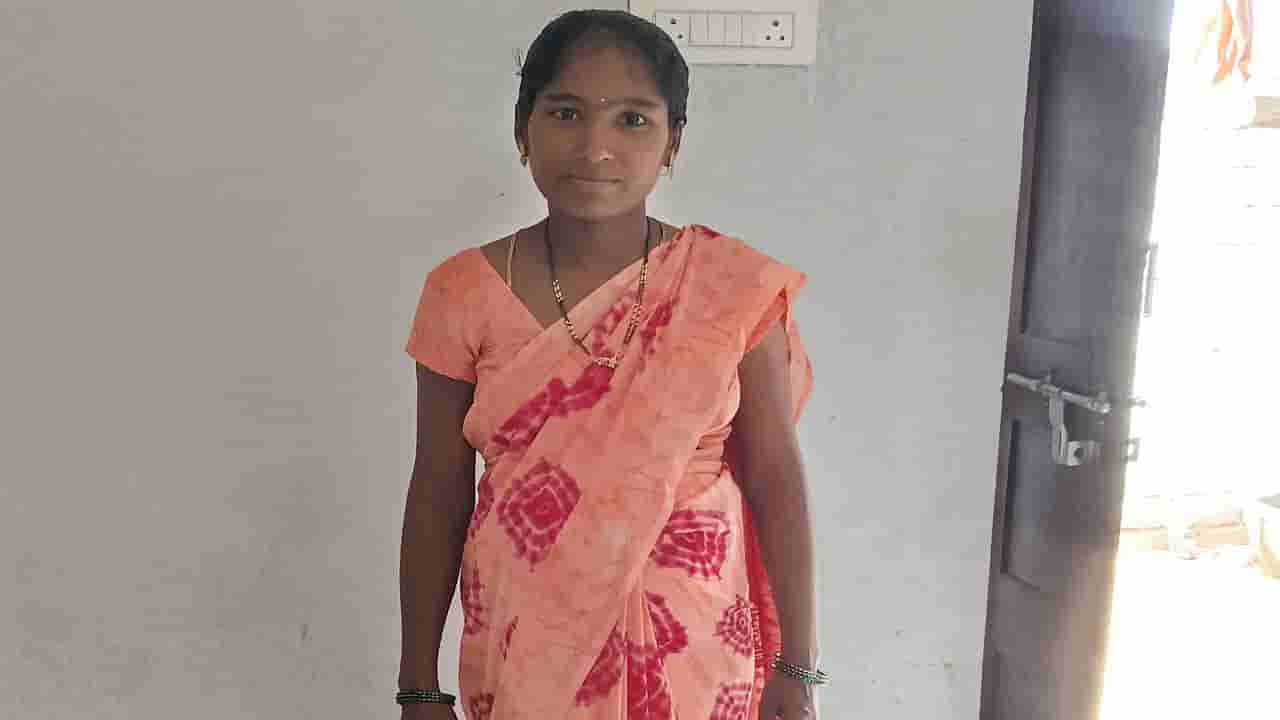 సంచిలో పెట్రోల్ బాటిల్, కత్తి, కారంతో ప్రియుడి ఇంటికి వెళ్ళిన ప్రియురాలు.. ఇంతలోనే షాకింగ్ సీన్!