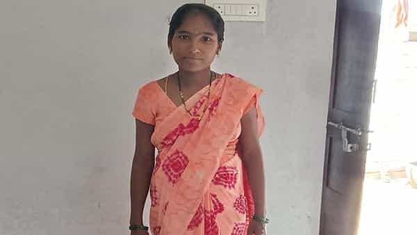 సంచిలో పెట్రోల్ బాటిల్, కత్తి, కారంతో ప్రియుడి ఇంటికి వెళ్ళిన ప్రియురాలు.. ఇంతలోనే షాకింగ్ సీన్!