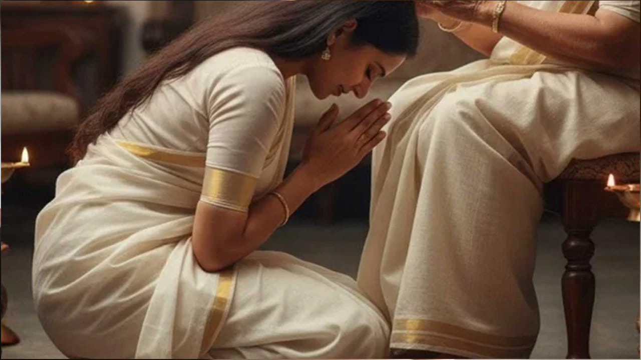 అదే విధంగా తల్లిదండ్రులకు నమస్కారం చేసే సమయంలో రెండు చేతులను నోటికి దగ్గరగా ఉంచి, నమస్కారం చేయాలంట. తల్లికి మాత్రం సాష్టాంగ నమస్కారం లేదా గుండెపై చేతి వేసుకొని నమస్కారం చేయడం మంచిది. ఇది అత్యంత శ్రేష్టమైనదని చెబుతున్నారు జ్యోతిష్య శాస్త్ర నిపుణులు.