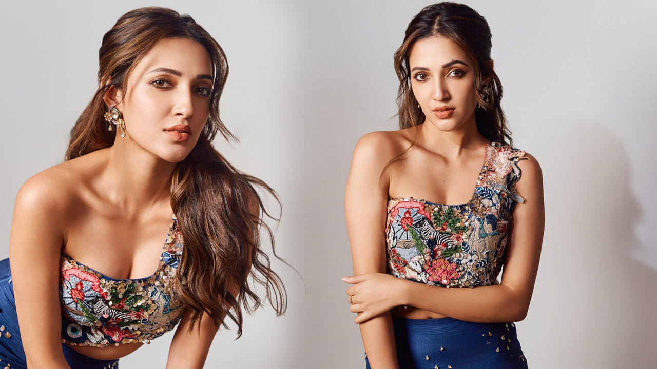 Neha Shetty: సోషల్ మీడియాలో హీట్ పెంచుతున్న నేహా శెట్టి