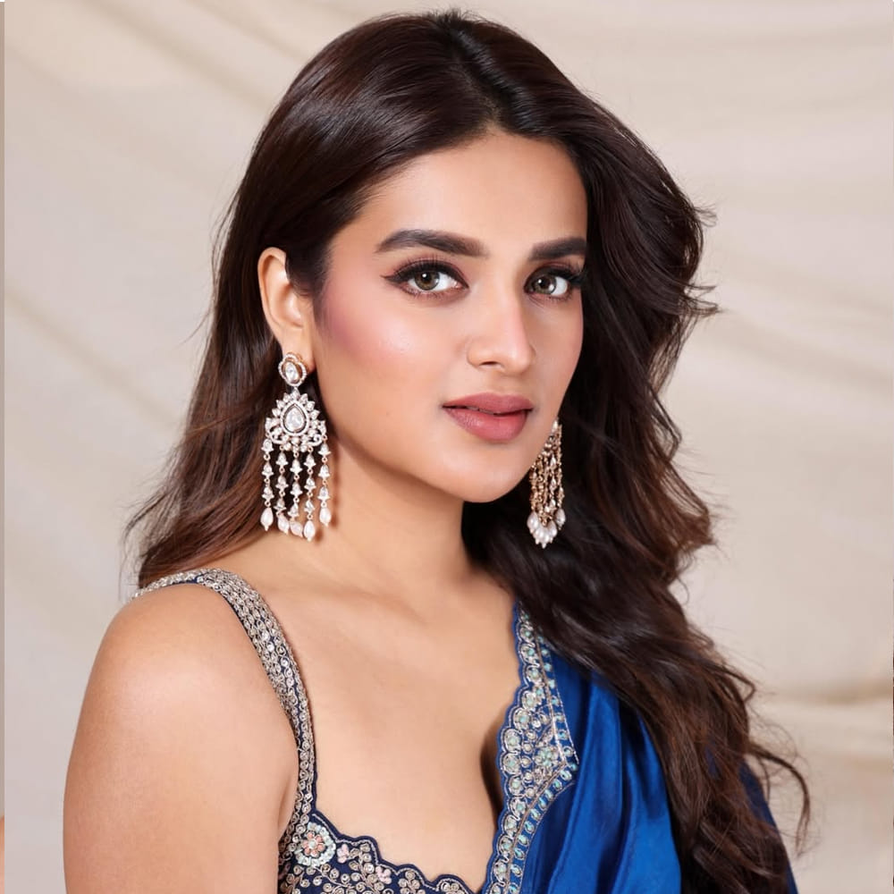 ఆ సమయంలో తన స్నేహితులతో కలిసి ఆల్కహాల్ తాగడం ఫన్ గా ఉండేదని.. అప్పట్లో ఆల్కహాల్ తాగుతూ ఎంజాయ్ చేసినట్లు వెల్లడించింది. కానీ కొన్నేళ్ల తర్వాత ఆల్కహాల్ తనకు పడలేదని.. ఆ విషయం అర్థమైందని.. అప్పటి నుంచి మానేసినట్లు తెలిపింది.