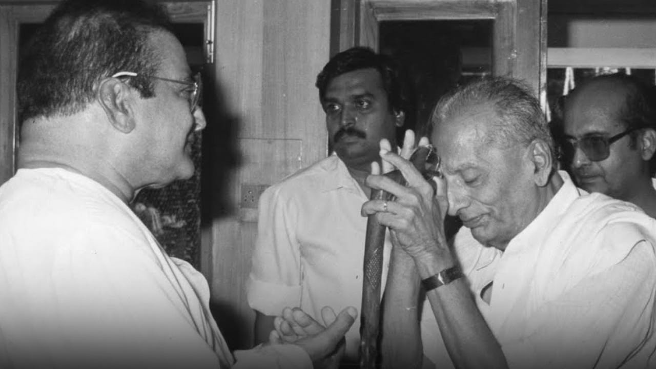 Sr NTR: సీనియర్ ఎన్టీఆర్ తండ్రి సమానులుగా భావించింది.. అదే గౌరవం ఇచ్చింది ఆయనకే..