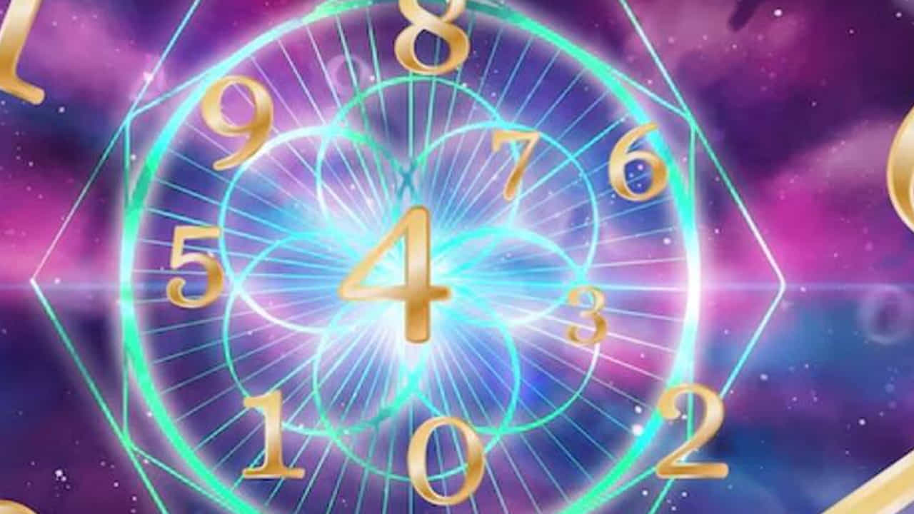 డేట్ ఆఫ్ బర్త్ 4,13,22,31లో జన్మించిన వారికి పాలక సంఖ్య 4. ఈ నెంబర్‌లో జన్మించిన వారు ప్రత్యేకమైన లక్షణాలు కలిగి ఉంటారు. అదే విధంగా వీరికి రాహువు అధిపత్యం వహిస్తాడు. ఇక ఈ తేదీలో జన్మించిన వారికి 2026 చాలా అద్భుతంగా ఉన్నప్పటికీ, జనవరి, ఫిబ్రవరి, మార్చి, ఏప్రిల్ నెలల్లో వీరు జాగ్రత్తగా ఉండటం చాలా మంచిది. ఈ సమయం వీరికి దరిద్రం తీసుకొచ్చే సమయం. ఈ సమయంలో వీరు ఏపని చేసినా అది పూర్తికాదంట.